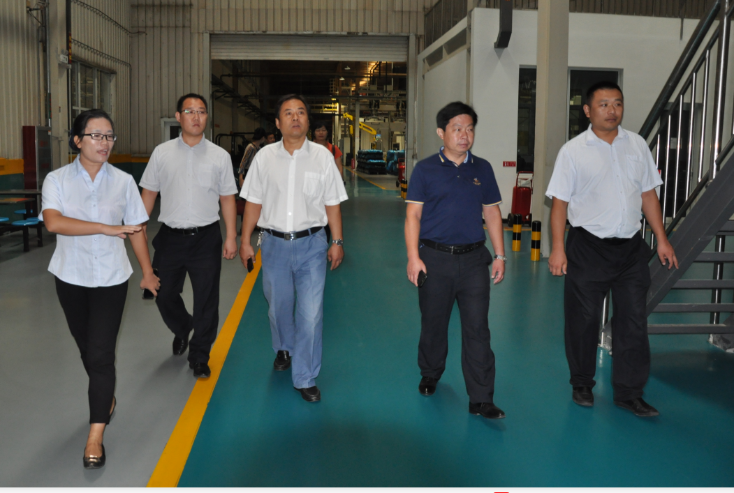 齊河縣工商聯(lián)領(lǐng)導(dǎo)、齊河龍運物業(yè)領(lǐng)導(dǎo)一行蒞臨連心物業(yè)指導(dǎo)工作